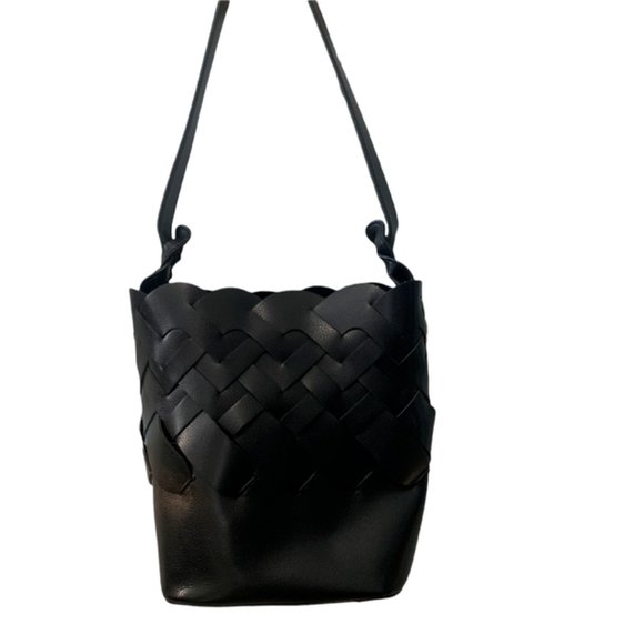 Black Braided Bucket Shoulder Bag - Picture 2 of 6
